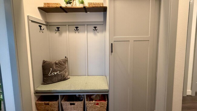 Building Photo - 1504 Dorothy Dr