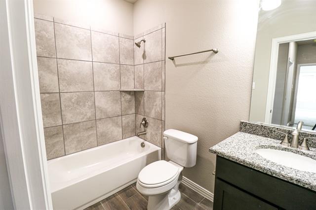 Building Photo - 504 Lakeway Ln