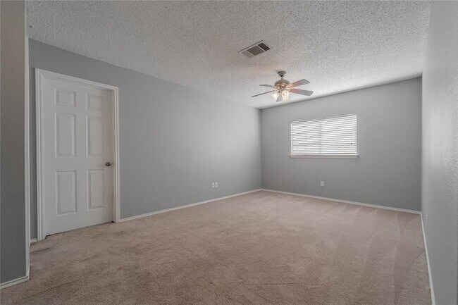 Building Photo - 612 Catumet Dr