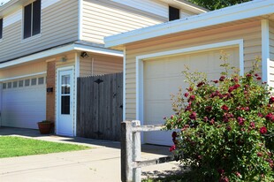 Building Photo - 1800 Plateau Ln