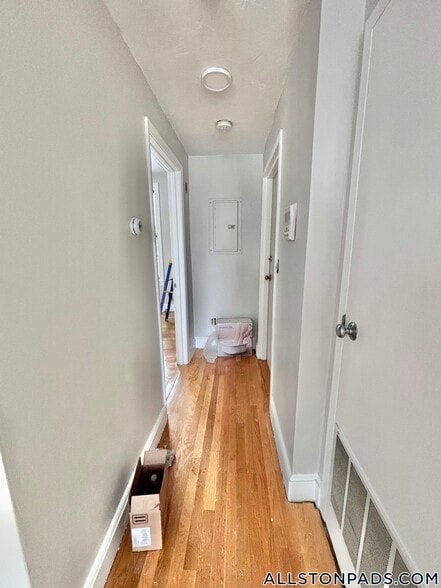 Building Photo - 17 Highgate St