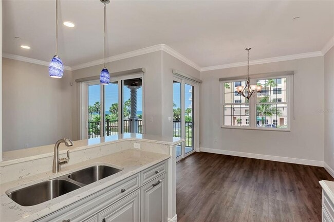 Building Photo - 830 The Esplanade N