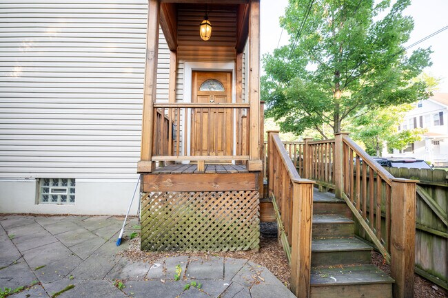 Building Photo - 126 Clinton St