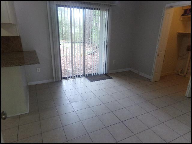 Building Photo - 6904 Dahlia Dr