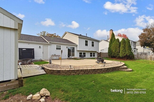 Building Photo - 434 Hunters Way