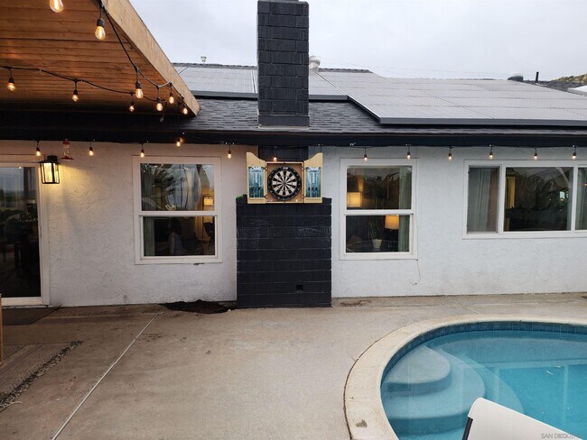 Building Photo - 10241 Easthaven Dr