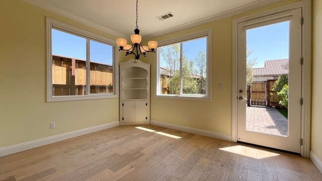 Building Photo - 425 Junipero Way