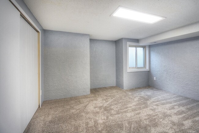 Building Photo - 464 W Rockrimmon Blvd