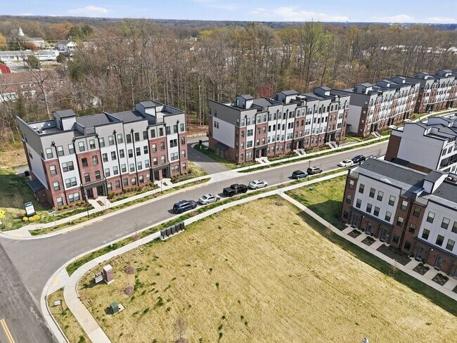 Building Photo - 13353 Coalfield Station Ln