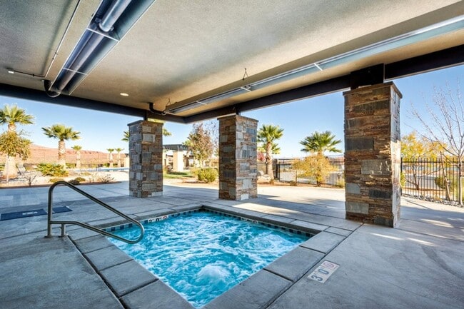 Building Photo - Beautiful New 3 Bedroom Home in Brio