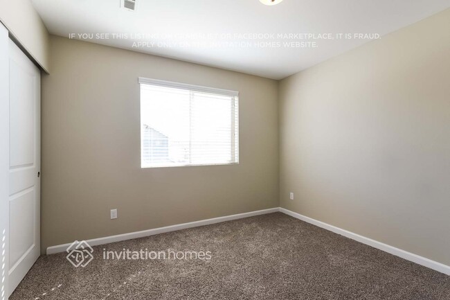 Building Photo - 245 Otter Dr SW
