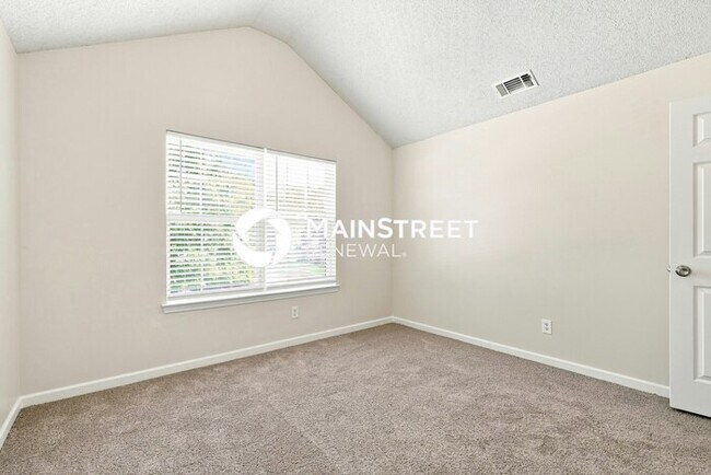Building Photo - 4 Bedroom Pet-Friendly Home in ELLENWOOD, GA with Main Street Renewal