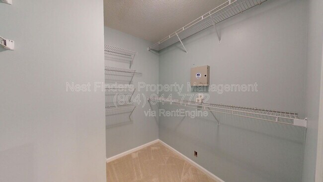 Building Photo - 1142 Westwood Dr