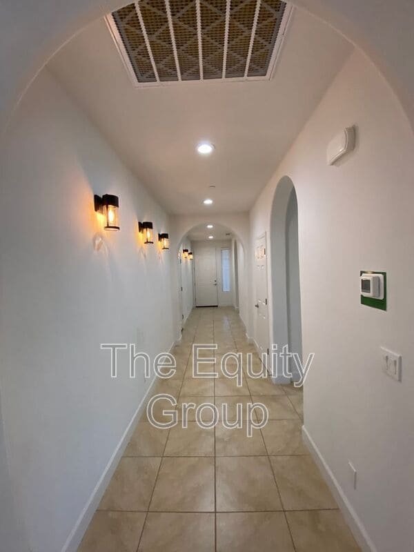 Building Photo - 1415 West Tyler Ct