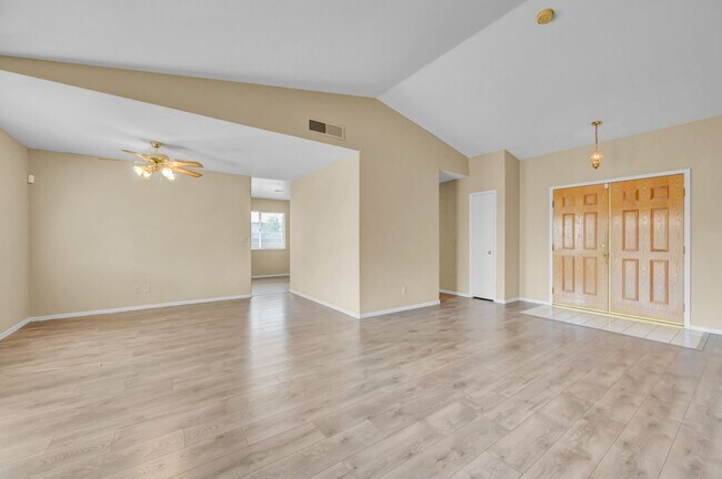 Building Photo - N Las Vegas Single Family Home - New Paint and LVP Flooring
