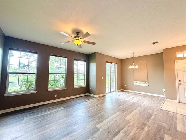 Building Photo - 7001 Interbay Blvd