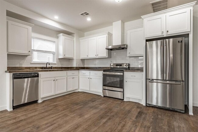 Building Photo - 1221 NW 31st St