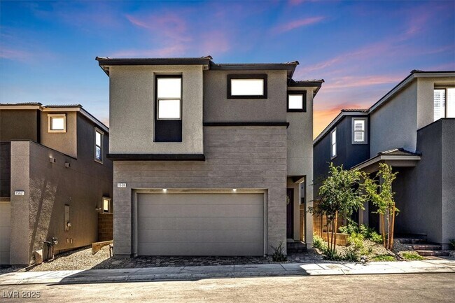 Primary Photo - 1558 Rock Kestrel St