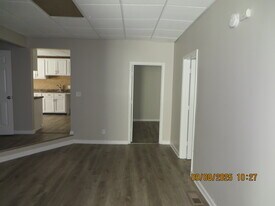 Building Photo - 2119 Noble St