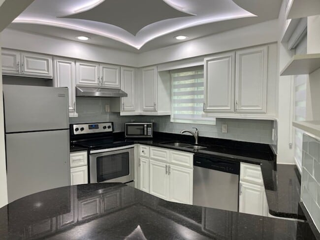 Building Photo - 1734 Foxhall Cir