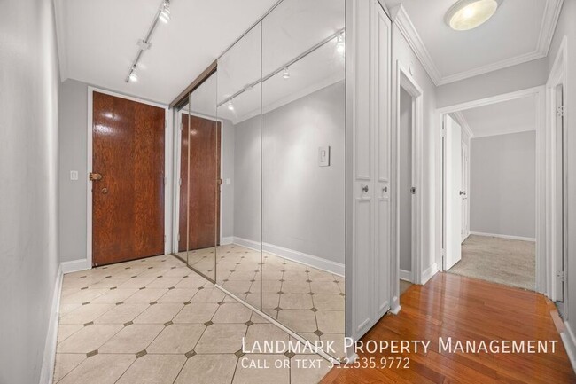 Building Photo - 6033 N Sheridan-Unit 35D
