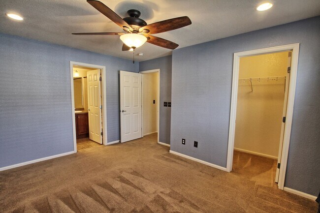 Building Photo - 17201 Lark Water Ln