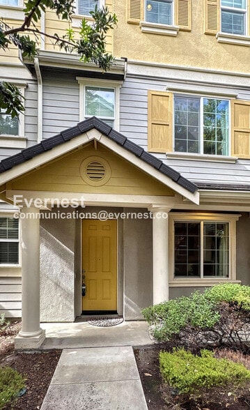 Building Photo - 81 Middleton Pl