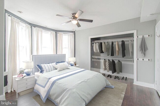 Building Photo - 4 Bedroom / 2.5 Bathroom Home in Roxborough