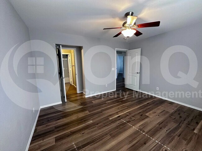Building Photo - 6521 S Emerald Dr
