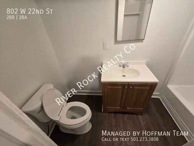 Building Photo - 802 W 22nd St