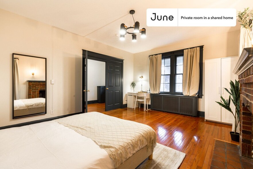 Building Photo - Room in Shared 5 bed/2 bath home in Cleveland Park