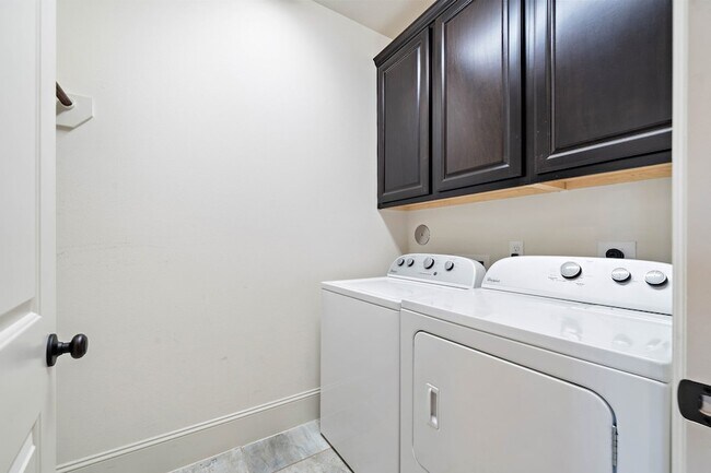 Building Photo - 1309 Afton St