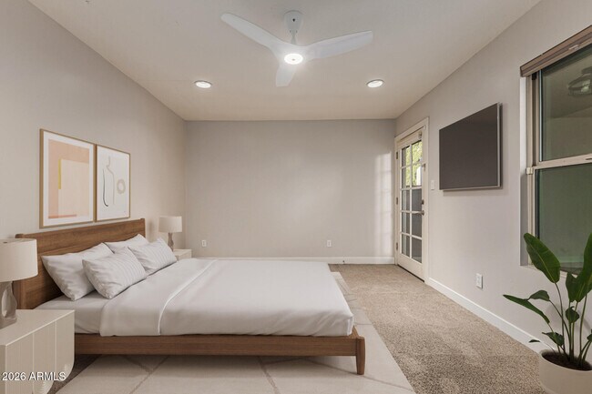 Building Photo - 5821 E Cactus Rd