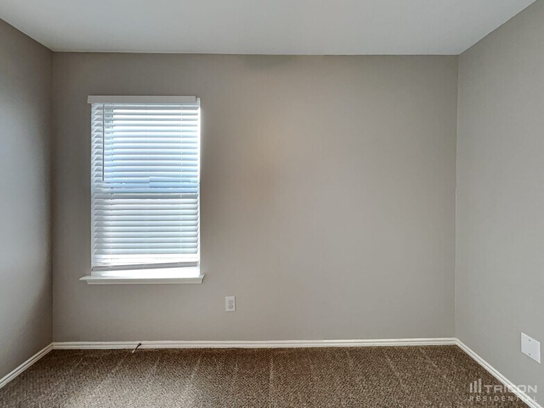 Building Photo - 409 Autumn Trail