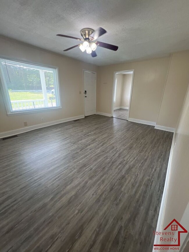 Building Photo - 3236 Hwy 70 E