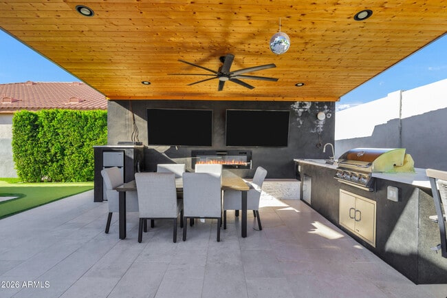 Building Photo - 9558 W Harmony Ln