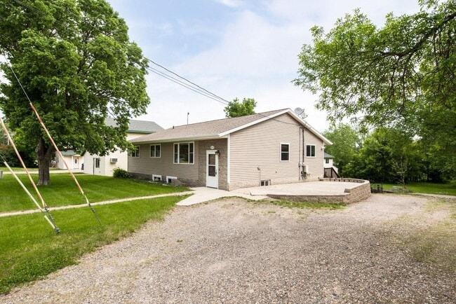 Building Photo - 319 Spruce St