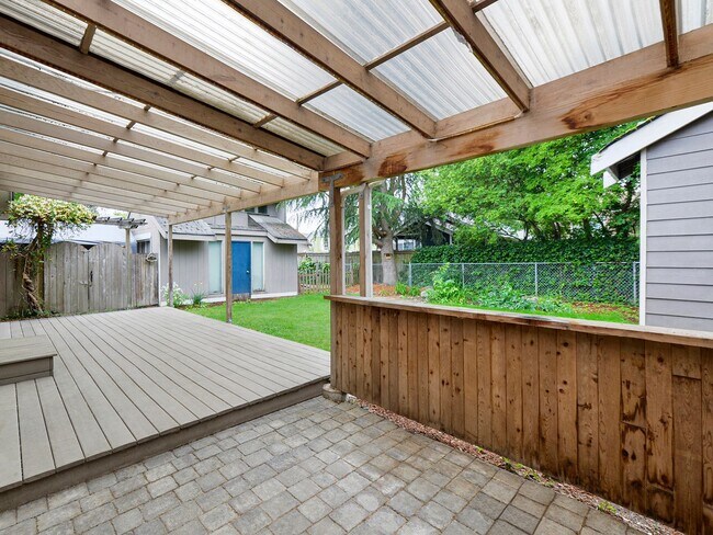 Building Photo - Fully Remodeled - 3 Bed/2 Bath with AC -  South Seattle - Boeing Field