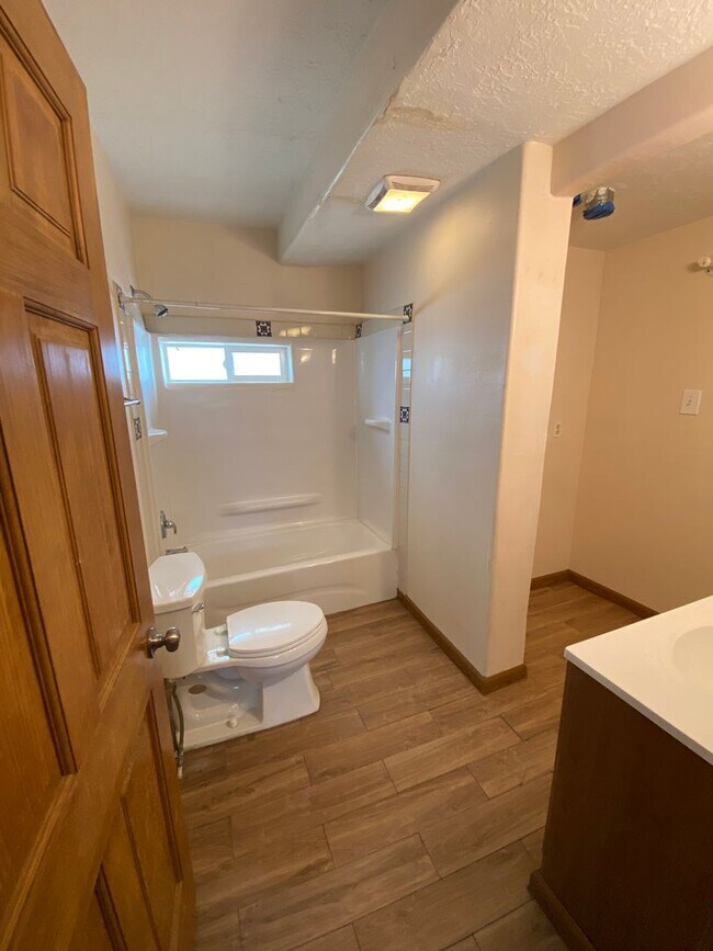 Building Photo - 431 Virginia St NE