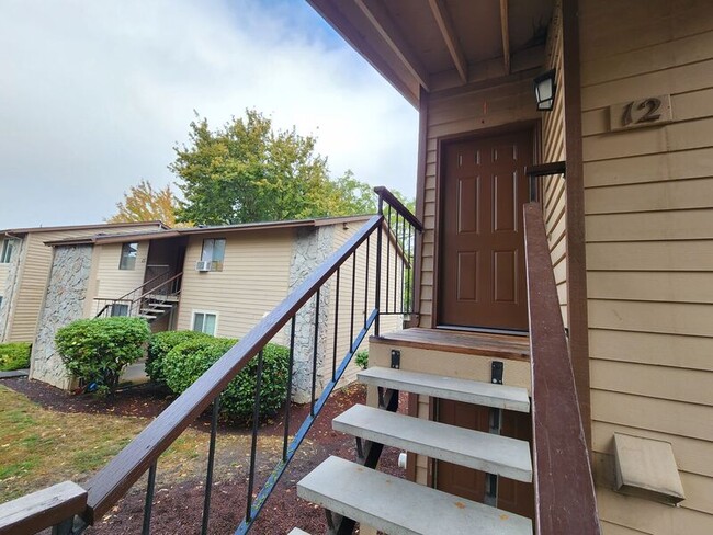 Building Photo - 20125 SW Tualatin Valley Hwy