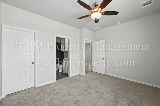 Building Photo - 2109 Luna Dr