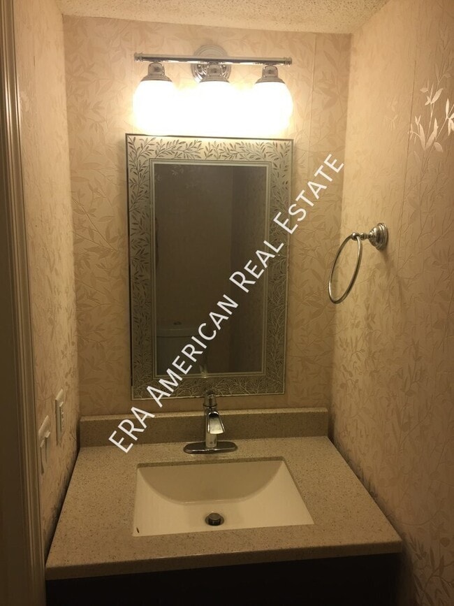 Building Photo - 27 11th St