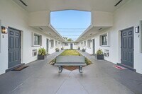 Building Photo - z-042026-Parkview I & II