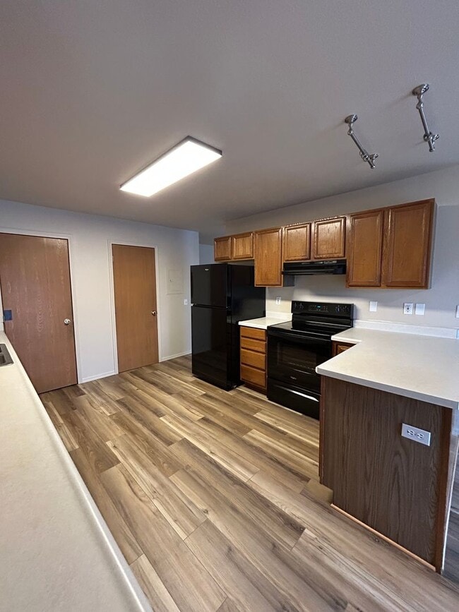 Building Photo - Split Level Townhouse