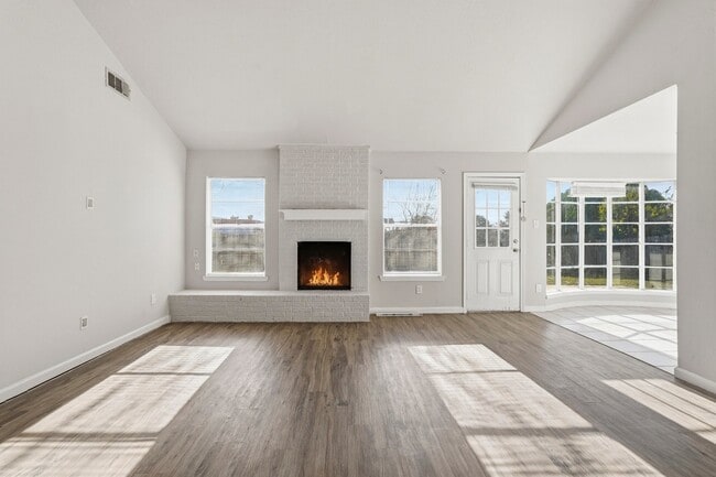 Building Photo - 11202 Sagehill Dr