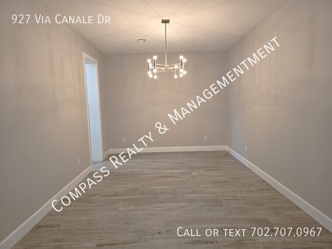 Building Photo - 927 Via Canale Dr