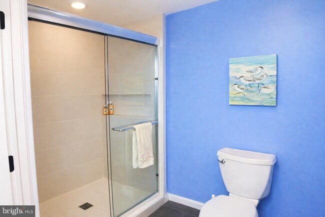 Building Photo - 9510 Warren St