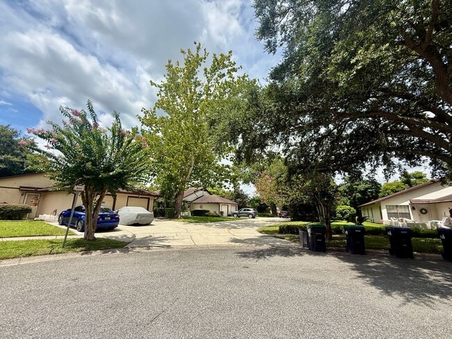 Building Photo - Cute 3/2 Townhome in Winter Park - close t...