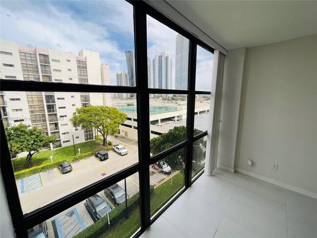 Building Photo - 16909 N Bay Rd