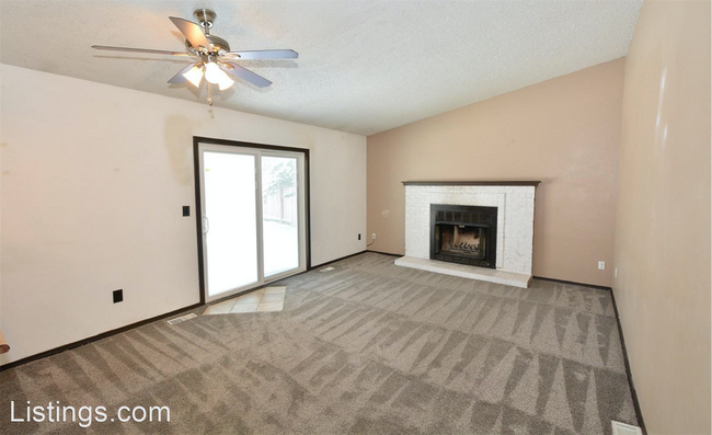 Building Photo - 3 br, 1 bath House - 8195 Freemantle Dr